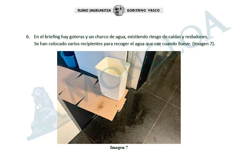 El lamentable estado de una comisaría de la Ertzaintza: goteras y escombros en zonas de evacuación 4 Moncloa foto 4 Moncloa