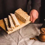 José (66), maestro turronero de Jijona, confiesa su truco para un turrón de primera calidad: «El error es la almendra, tienes que…»
