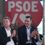 El PSOE de Castilla-La Mancha se divide por la postura de Page contra Sánchez
