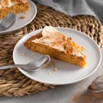 Este pastel de zanahoria no lleva azúcar ni gluten, se hace en el microondas y está más bueno que el de tu abuela