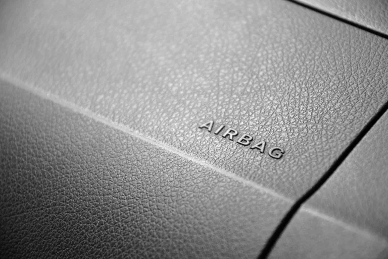 El fallo del airbag que puede invalidar tu seguro: lo que debes revisar cada año