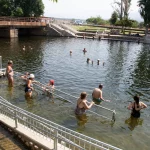 «Es como estar en verano, pero en octubre»: Así es la piscina natural de Cáceres que deberías reservar hoy mismo