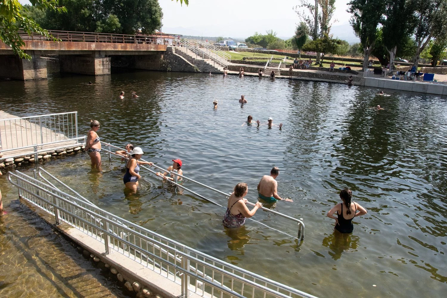 Así es la piscina natural de Cáceres que convierte los últimos días de verano en un plan único