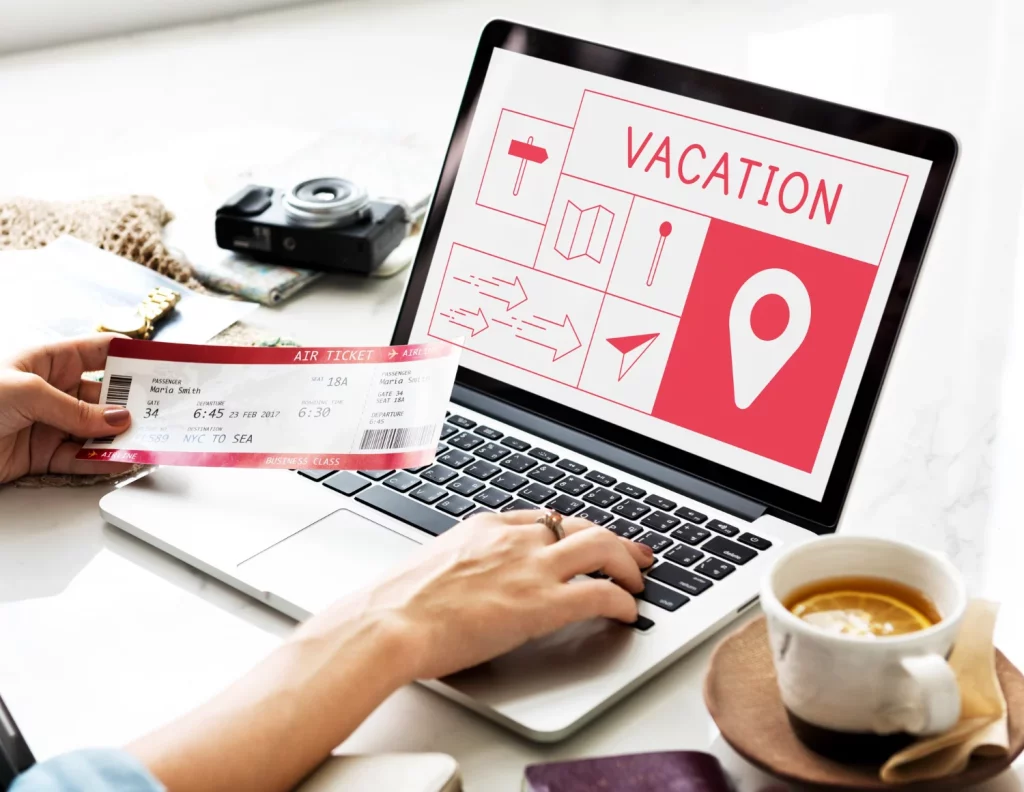Se llama 'tripchaining' y es el truco que usan los viajeros expertos para ahorrar un 40% en sus escapadas 1 Moncloa El tripchaining revela cómo la suma de pequeños trayectos puede resultar en grandes descuentos en tus billetes de avión, convirtiendo el cielo en un lienzo de posibilidades económicas. Fuente: Freepik