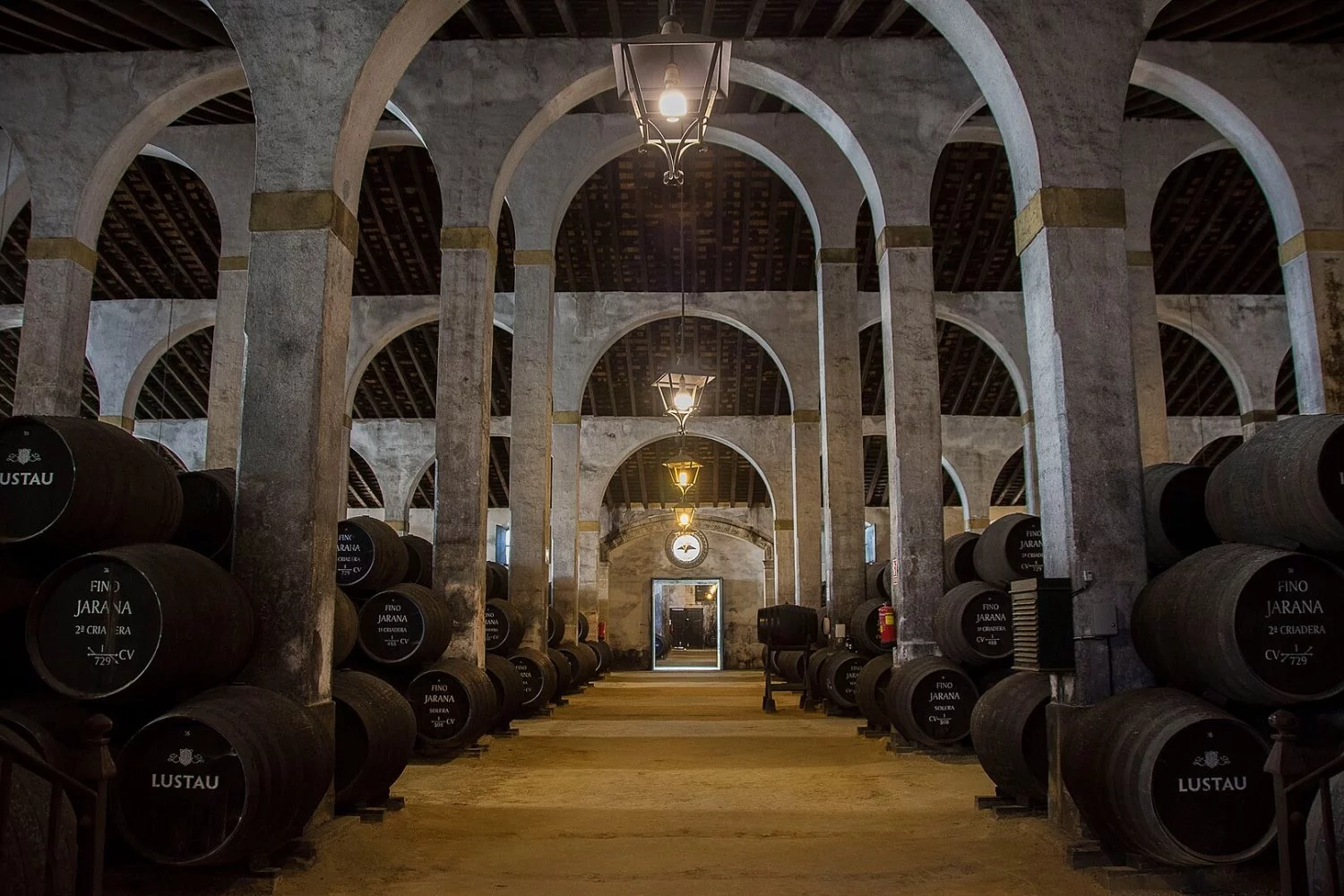 La Ribeira Sacra lanza rutas nocturnas con catas entre viñas: 12 bodegas participan en la edición limitada de septiembre