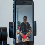 Un joven explota contra la vuelta al cole y TikTok lo hace viral: «Están pesados con los anuncios»