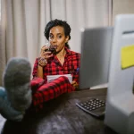 YouTube es la universidad gratis que no aprovechas: 5 canales imprescindibles para aprender de los mejores maestros online