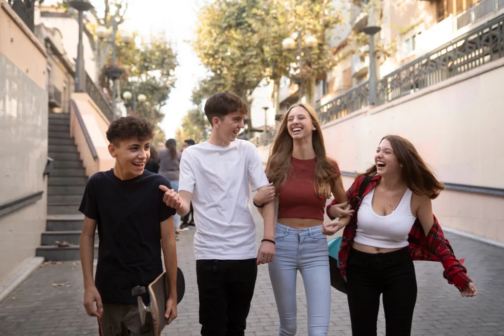 Florencia Seful (24), experta en RRHH, revela el trabajo soñado de la Gen Z: "Ni funcionarios ni influencers, quieren ganar 3.000€ y tener 2 meses de vacaciones" 2 Moncloa La balanza entre la vida personal y la profesional ha cambiado de lado para siempre.