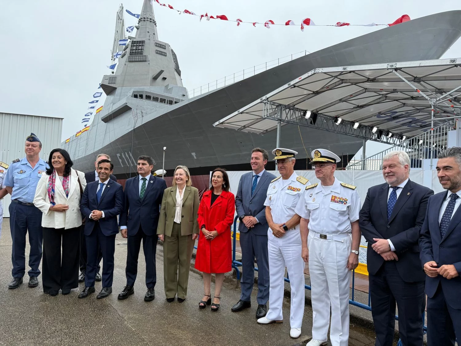 Firma del hito de aceptación de la Fragata F-111 'Bonifaz', en el Astillero de Navantia en Ferrol (Fuente: Ministerio de Defensa)