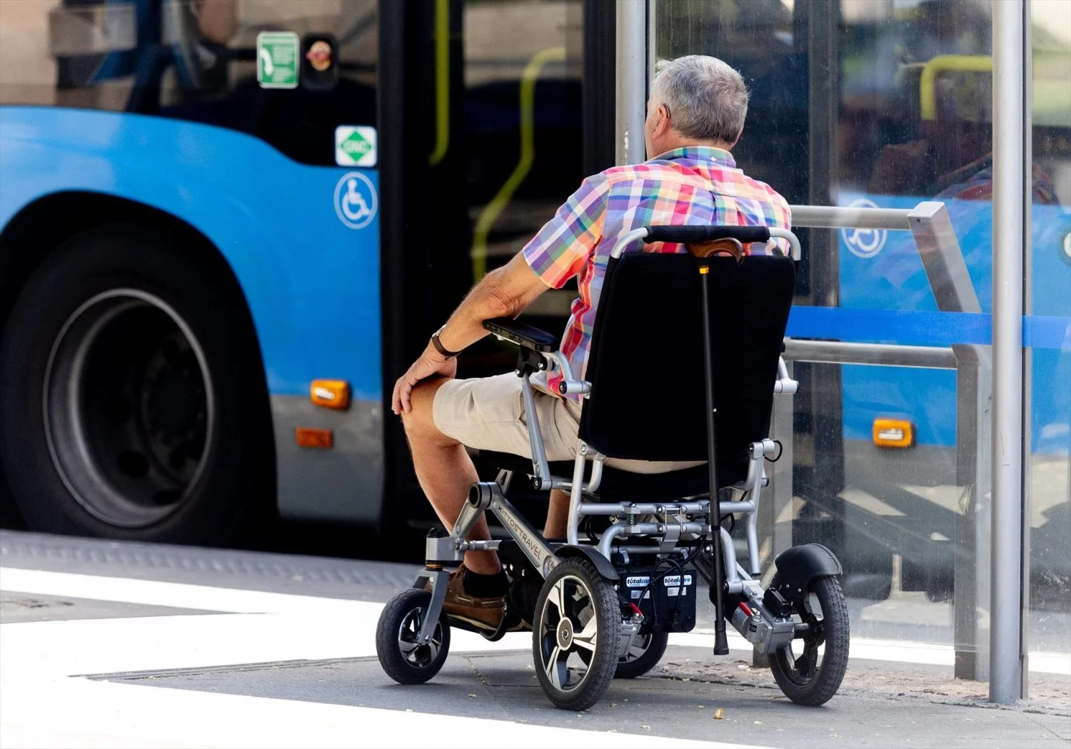 Una persona en silla de ruedas, a 16 de julio de 2025, en Madrid (Fuente: Agencias)