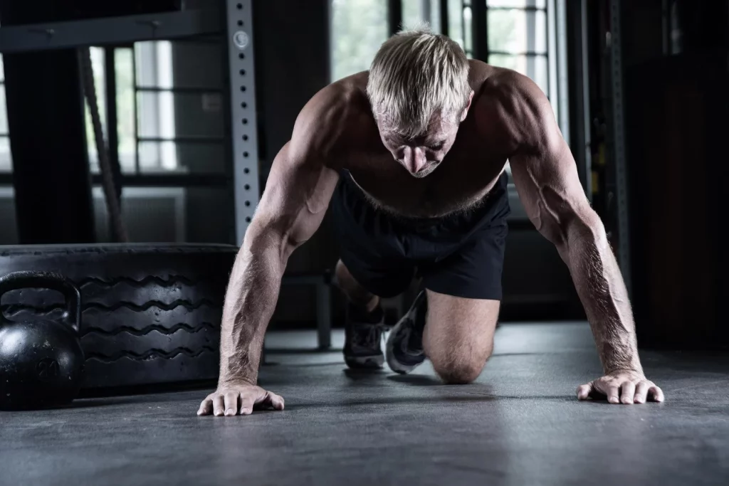 Aquí desvelamos en qué consiste el método de los 15 minutos y por qué es tan poderoso para adelgazar, activando tu cuerpo de una manera completamente diferente. Fuente: Freepik
