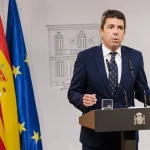 Mazón se aferra a Feijóo para amortiguar los regresos de Vilaplana y Camps