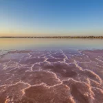 «No es un truco de Instagram, es un lago rosa en Alicante»: la razón científica por la que te prohíben bañarte