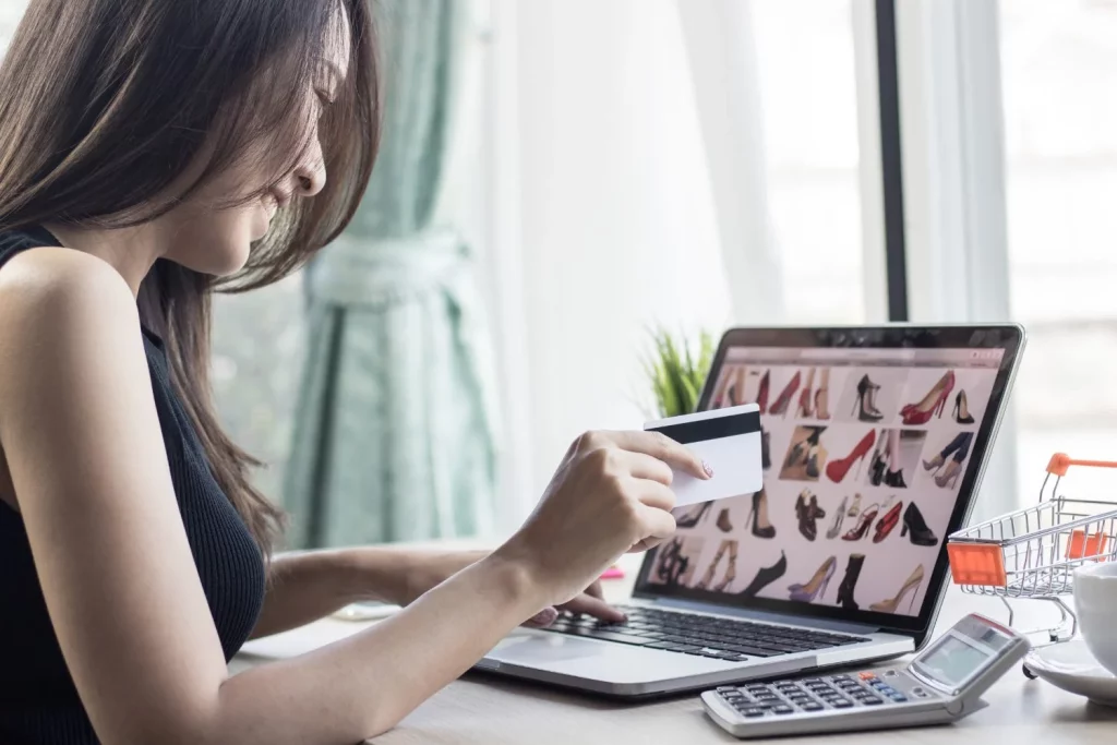 Andrea Sandoval (28), maquillista, sobre Amazon y su oferta viral de belleza: "te llevas 3 productos premium y pagas solo 2" 1 Moncloa Amazon enloquece a las usuarias con su ofertas de 3x2