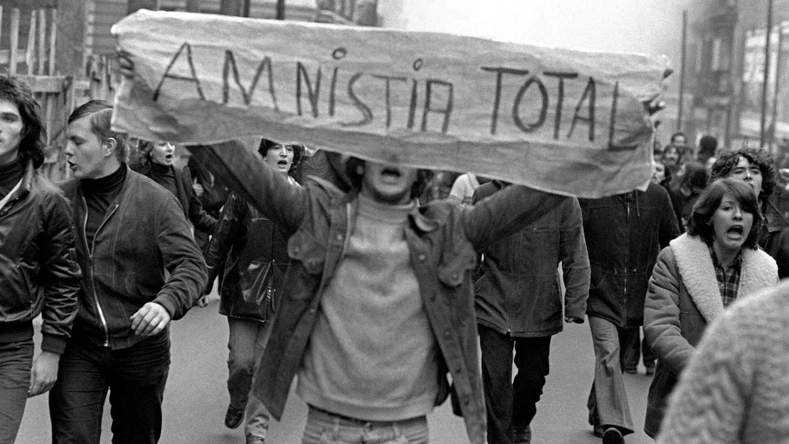 El pacto de silencio de la Transición: la calculada amnesia que nos permitió ser una democracia (a un precio muy alto)