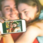 El detalle oculto en las fotos de redes sociales que convierte tu casa en objetivo perfecto para los ladrones