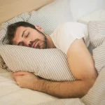 Dormir mal tres noches seguidas puede cambiar tu cerebro más de lo que imaginas