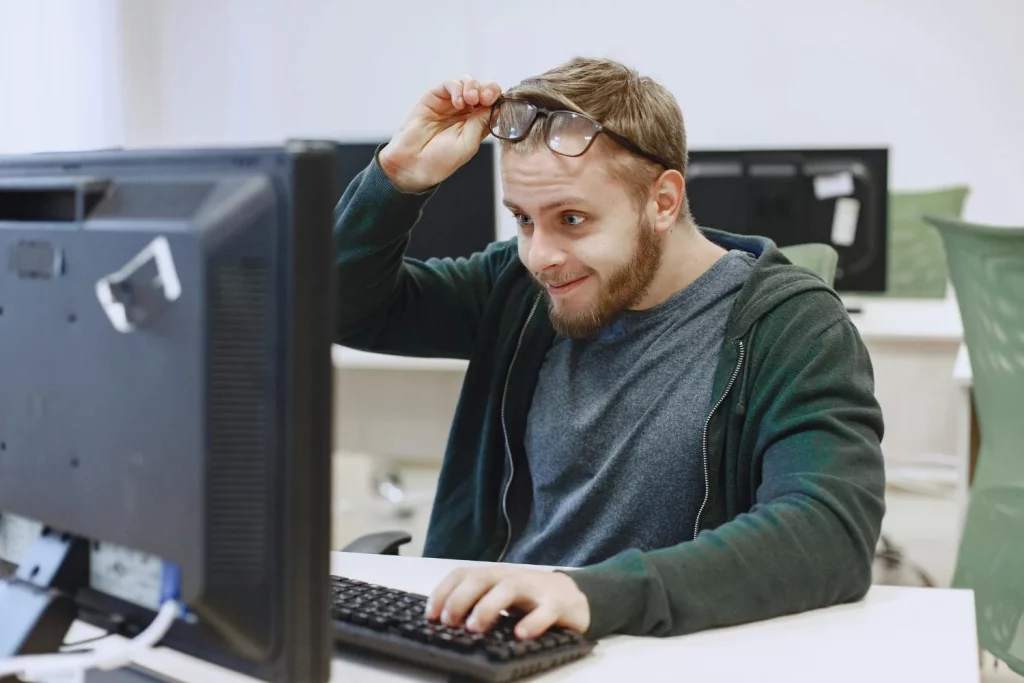 Adiós a Chrome y Firefox: así es Fellou , el navegador que compite con Google y es 100% IA 2 Moncloa Felleou promete innovación para este 2025