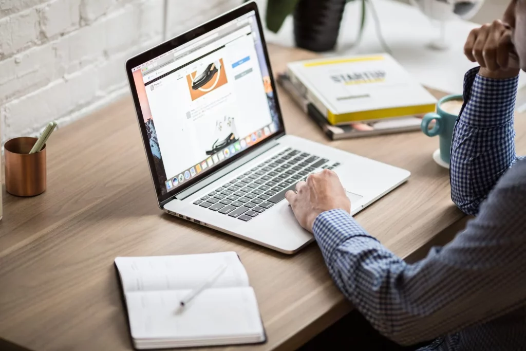 “Internet es una mina de oro si sabes dónde buscar”: Miguel Torres (31), experto en IA revela 10 webs para ganar dinero 1 Moncloa Herramientas de productividad y empleo en Internet