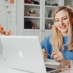 “Desde que descubrí estas joyas en Internet, todo cambió”: Sofía Sicilia (31), experta en IA revela 8 webs para ganar dinero