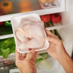 «Congelar el pollo así es un delito» Diego Cuello (29), inspector de Sanidad revela el error fatal que casi todos cometemos y puede causar salmonelosis