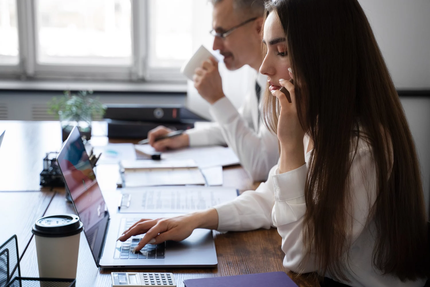 No necesitas ser un experto en informática para recuperar el control de tu privacidad con un par de ajustes muy sencillos. Fuente: Freepik

