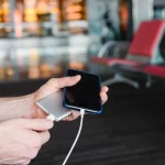 Javier Ramos (49), perito informático forense: «La estafa del telefonillo ya no es en persona: así usan el cargador para escuchar dentro de tu casa»