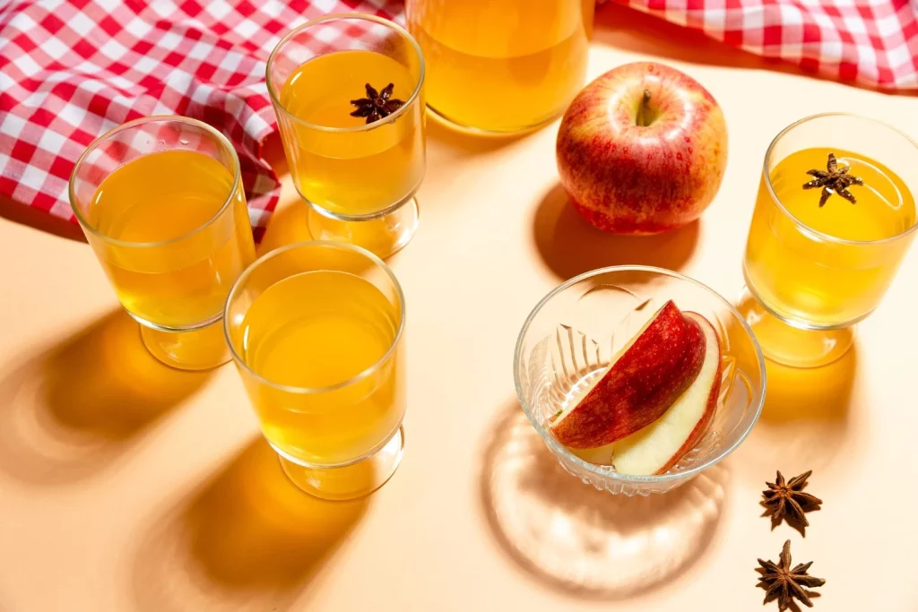 Dr. María Cerdán nutricionista: "El vinagre de manzana sirve, pero tu estómago se podrá enfermar si no lo utilizas de esta forma" 1 Moncloa Cómo incluir el vinagre de manzana y evitar el reflujo